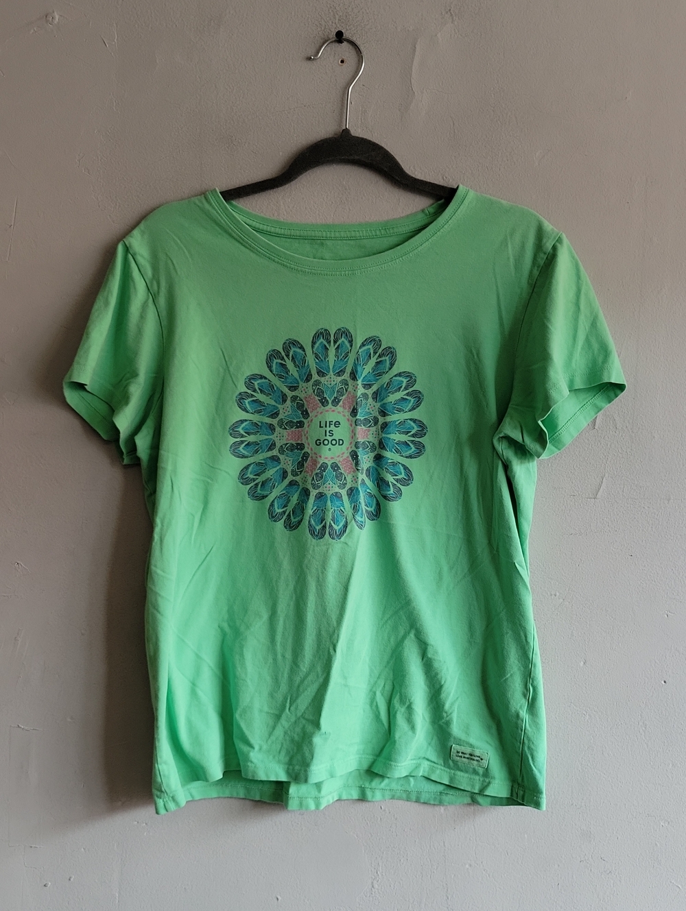 Women's size large Life Is Good green cotton Crusher tee t-shirt w/flip-flops - Picture 7 of 7